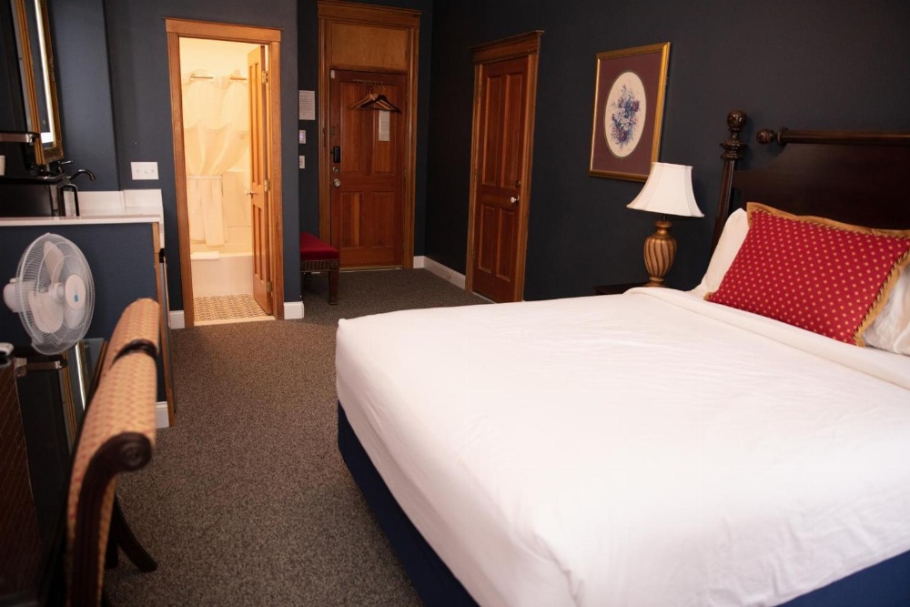 The Victor Hotel Main image